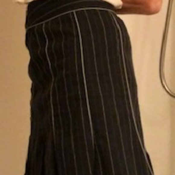 Nanette Lepore Vintage-Style Suit, skirt size 6,  jacket size 8 Petite, fabric? - Picture 5 of 12